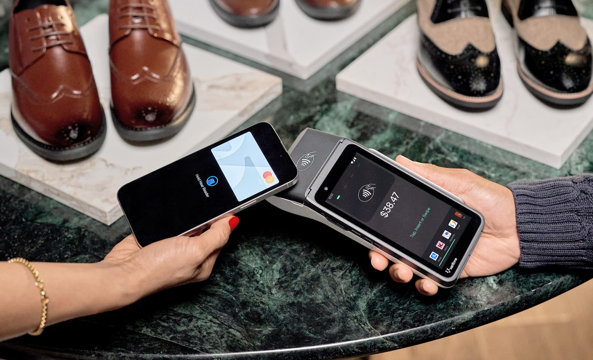 Cover image for Clearhaus bietet neue Bezahllösung für stationäre Geschäfte | Clearhaus Blog